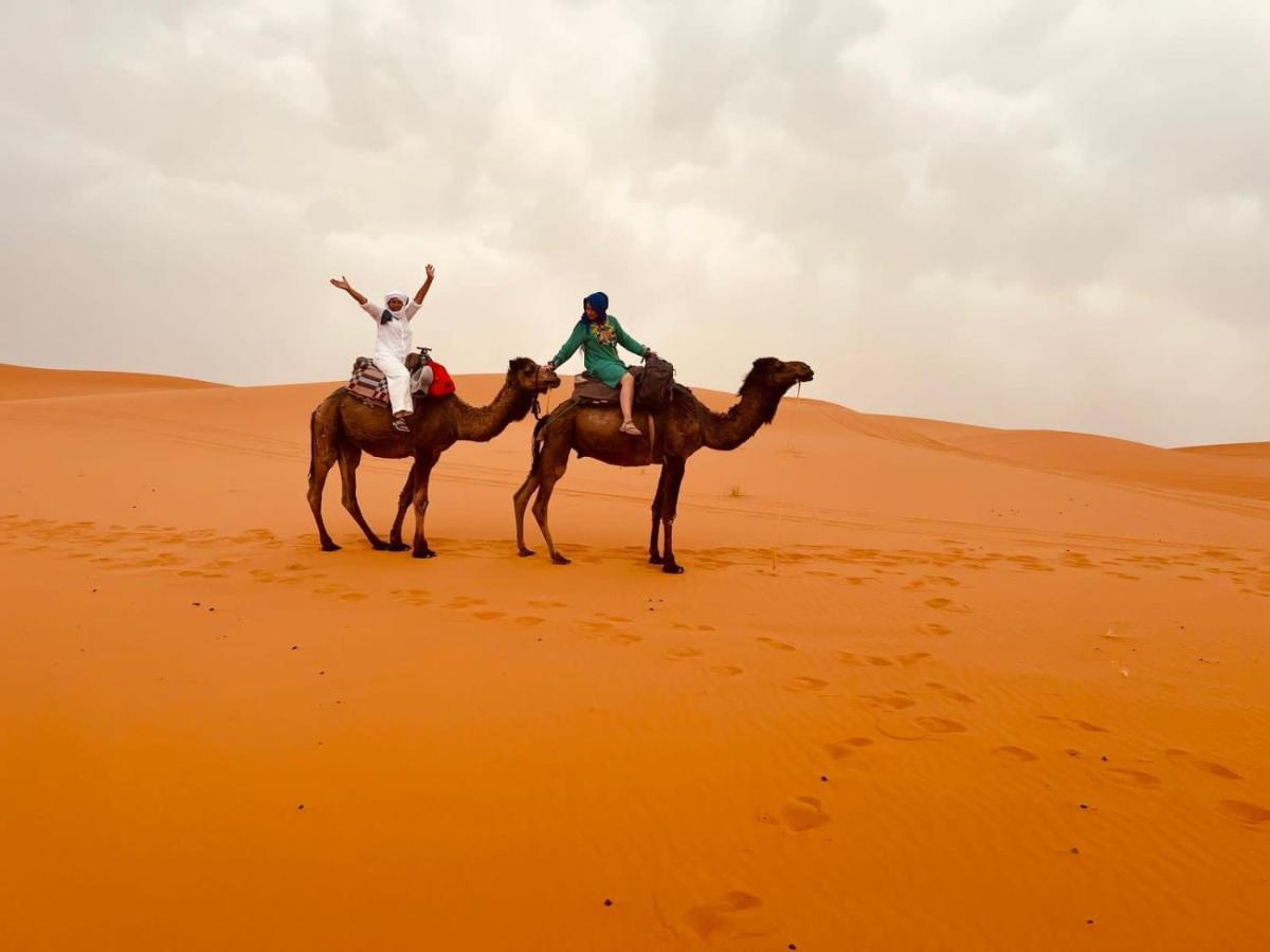 Desert Camel Trekking Camp メルズーガ エクステリア 写真