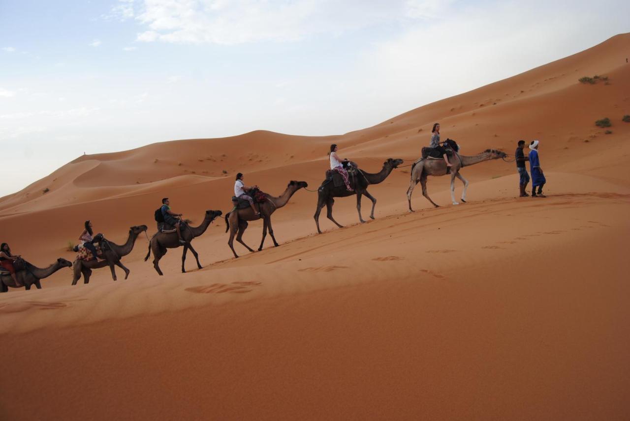 Desert Camel Trekking Camp メルズーガ エクステリア 写真