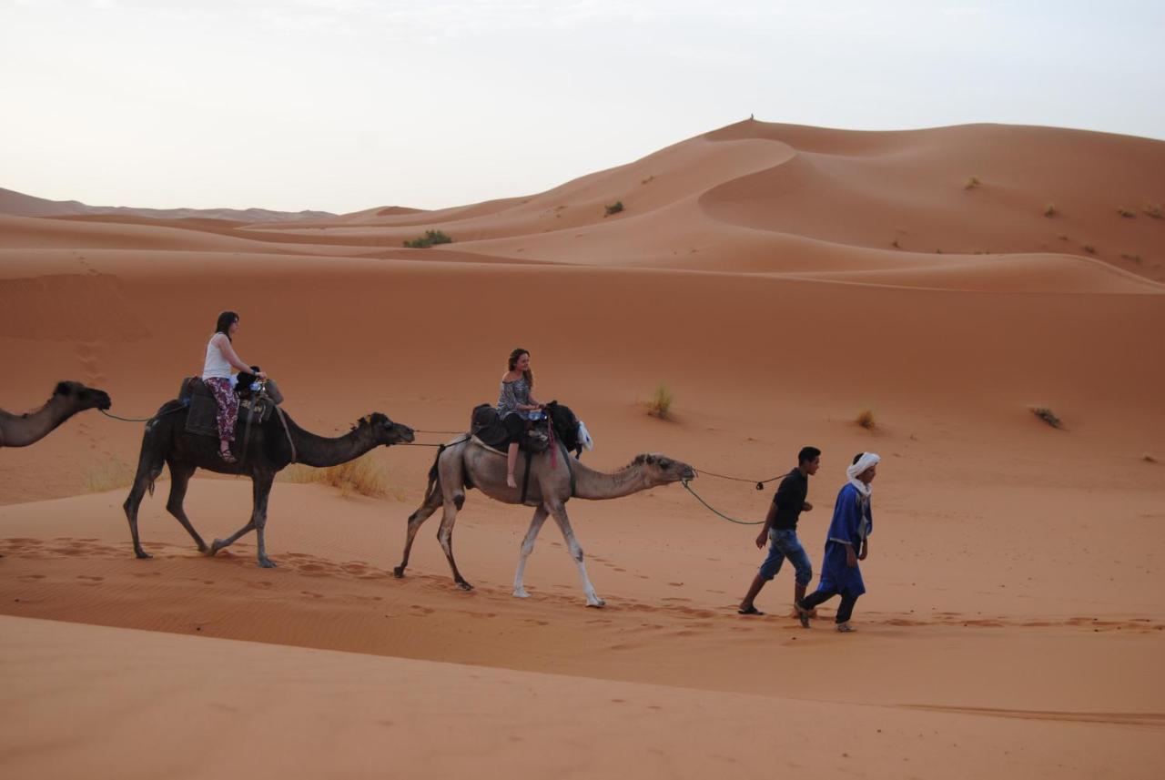 Desert Camel Trekking Camp メルズーガ エクステリア 写真