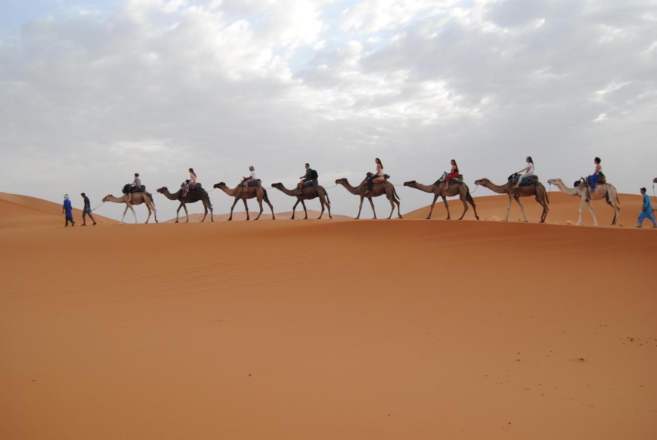 Desert Camel Trekking Camp メルズーガ エクステリア 写真